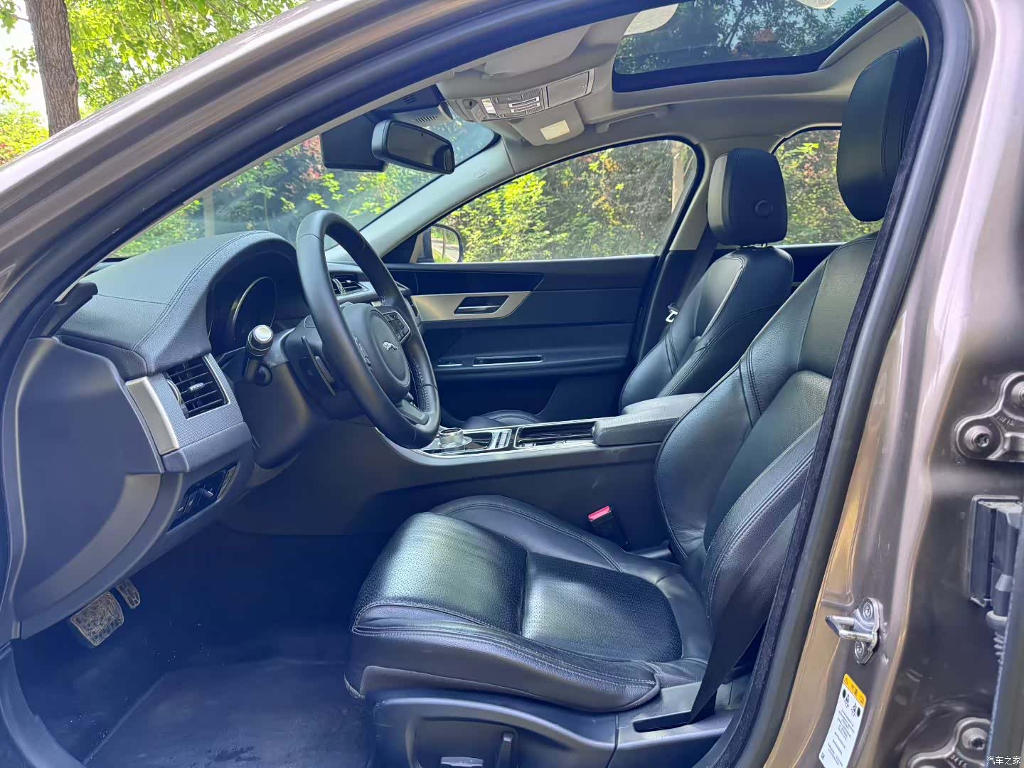 Jaguar XF, 2016 3