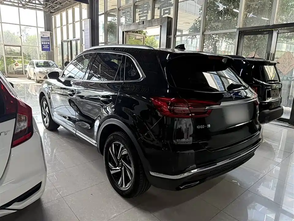 Hongqi HS5