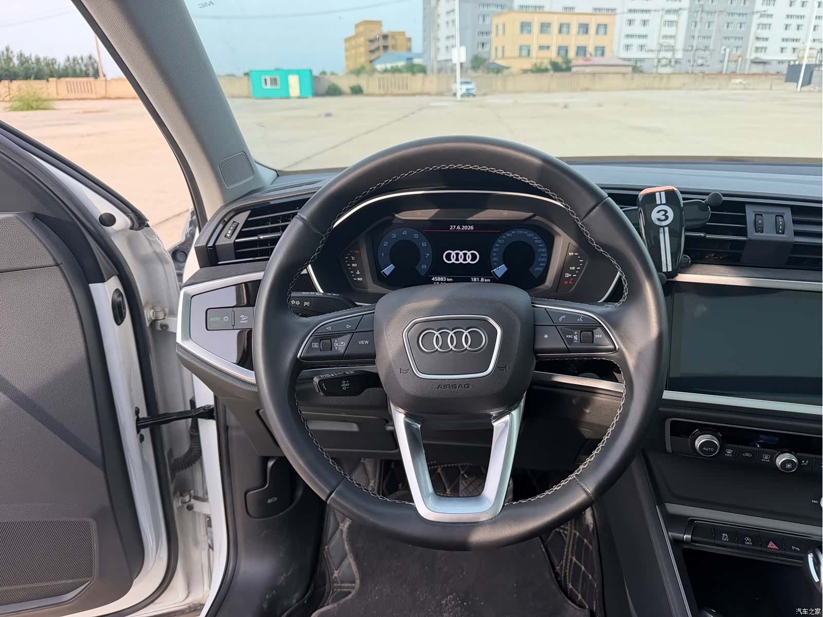 Audi Q3, 2022 10
