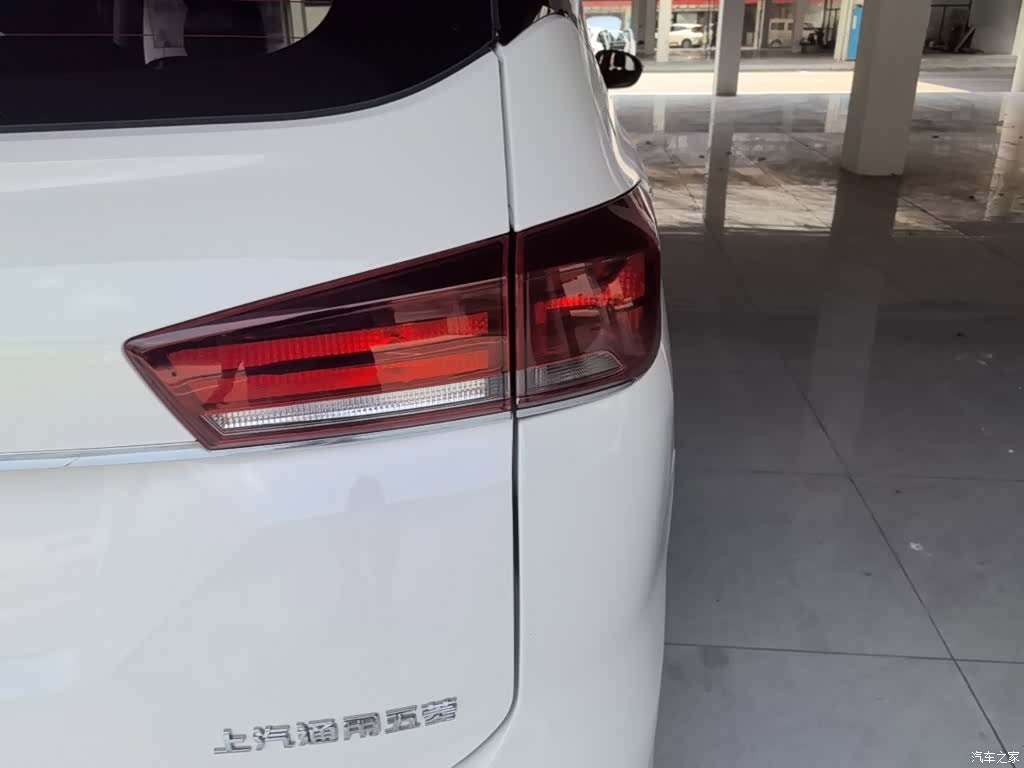Wuling 360, 2018 8