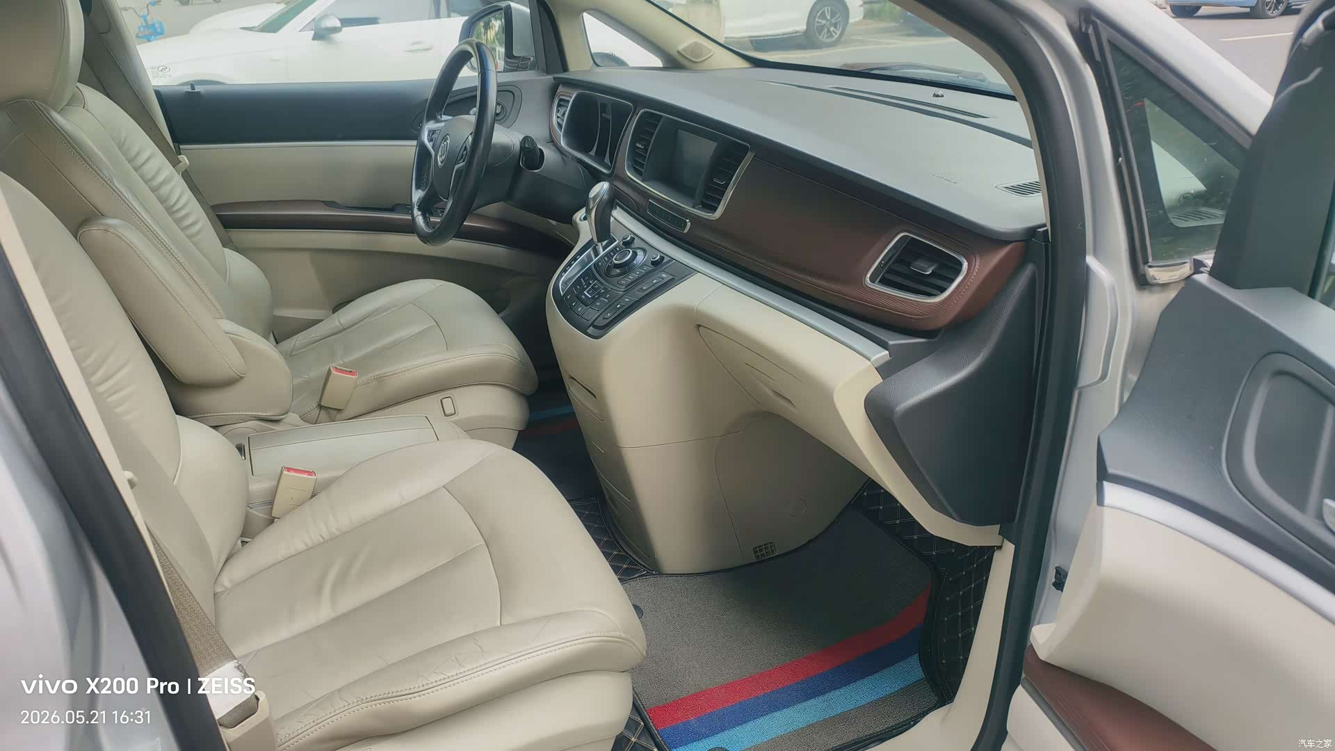 Buick GL8, 2016 9