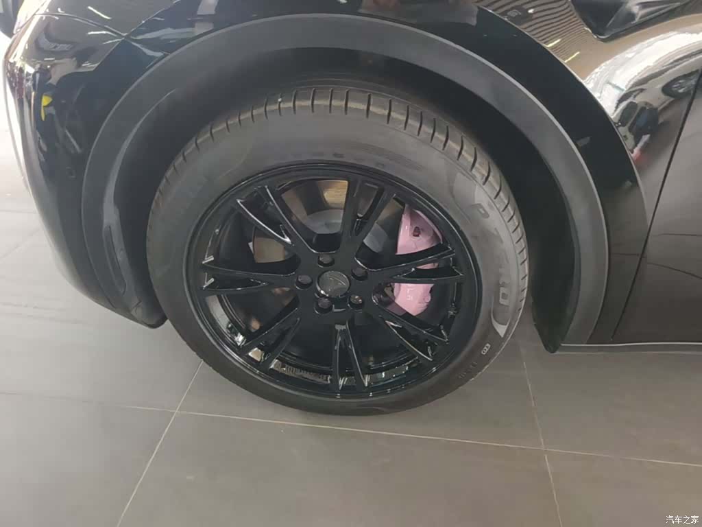 Tesla Model Y, 2023 23