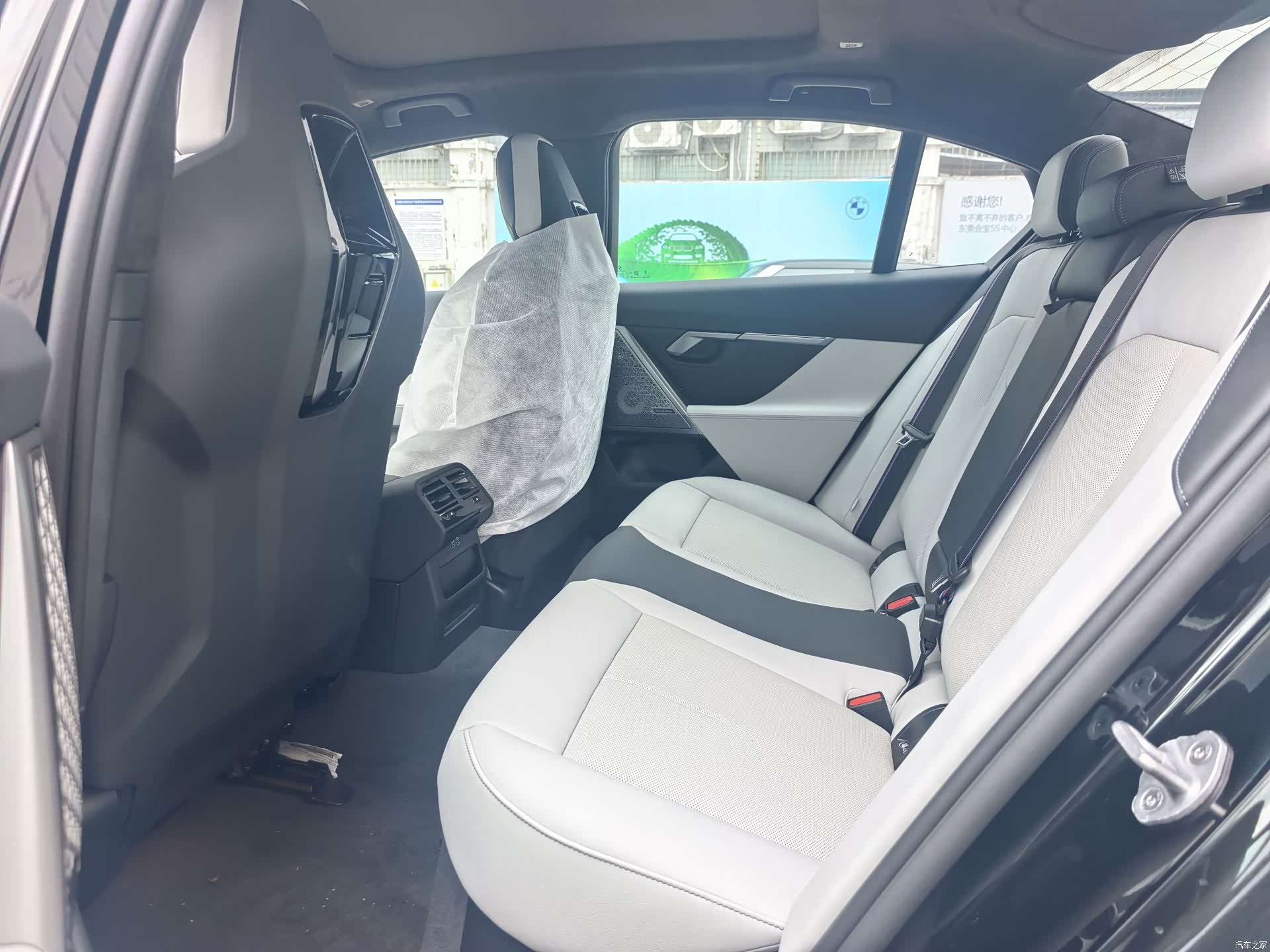BMW M5, 2023 все фото