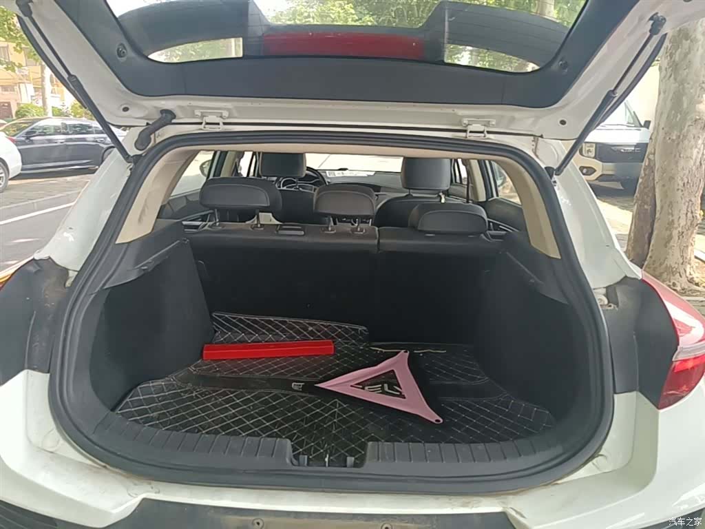 Geely Emgrand, 2019 18