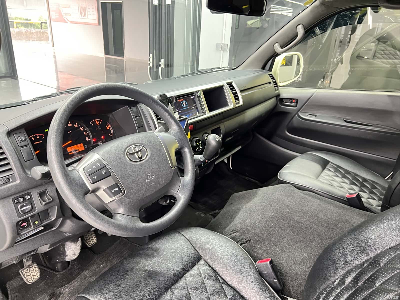 Toyota HiAce, 2016 7