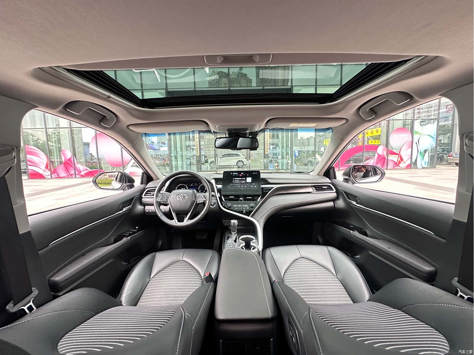 Toyota Camry, 2023 20