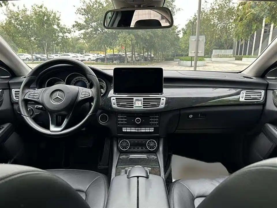 Mercedes-Benz CLS Mercedes-Benz CLS