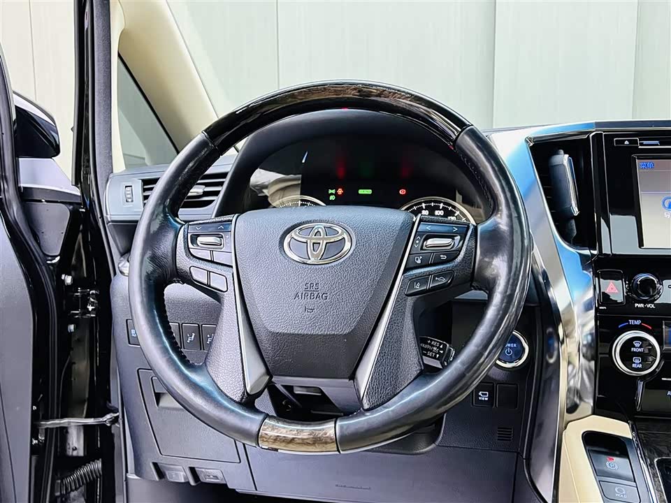 Toyota Elfa Toyota Elfa