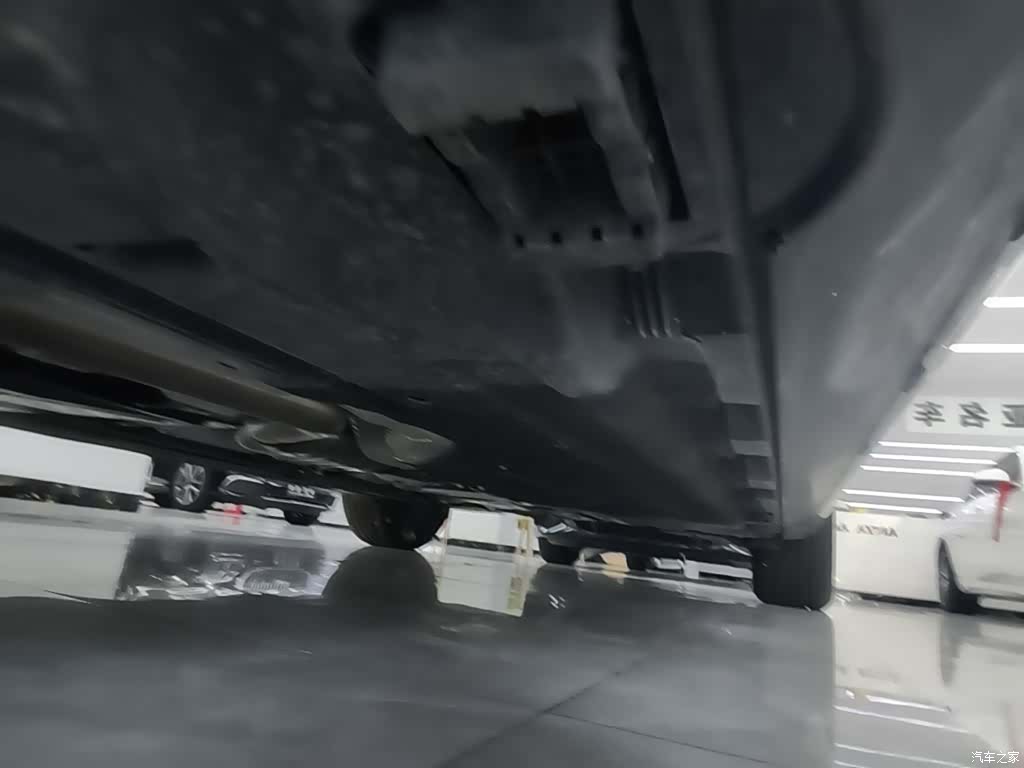 Mercedes-Benz E-Class, 2024 21