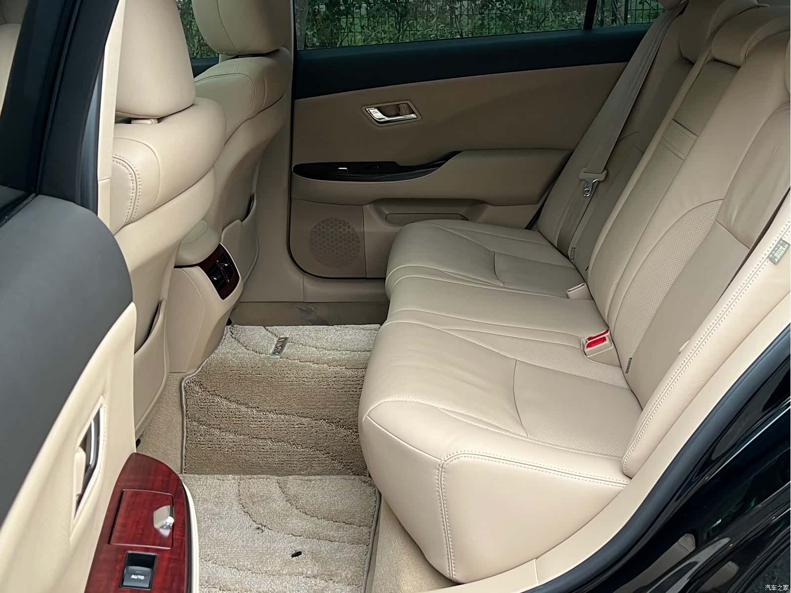 Toyota Crown, 2012 18