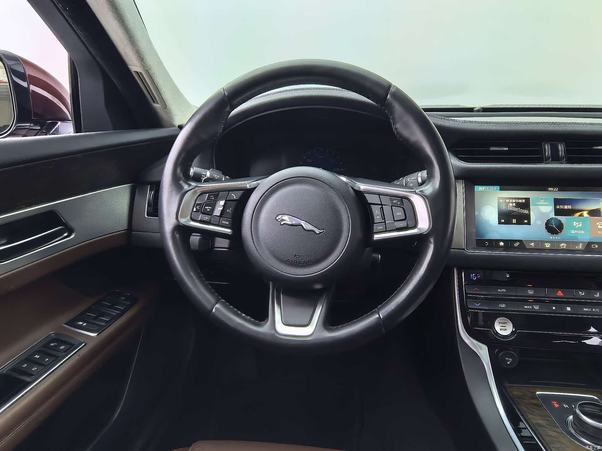 Land Rover XFL, 2017 11