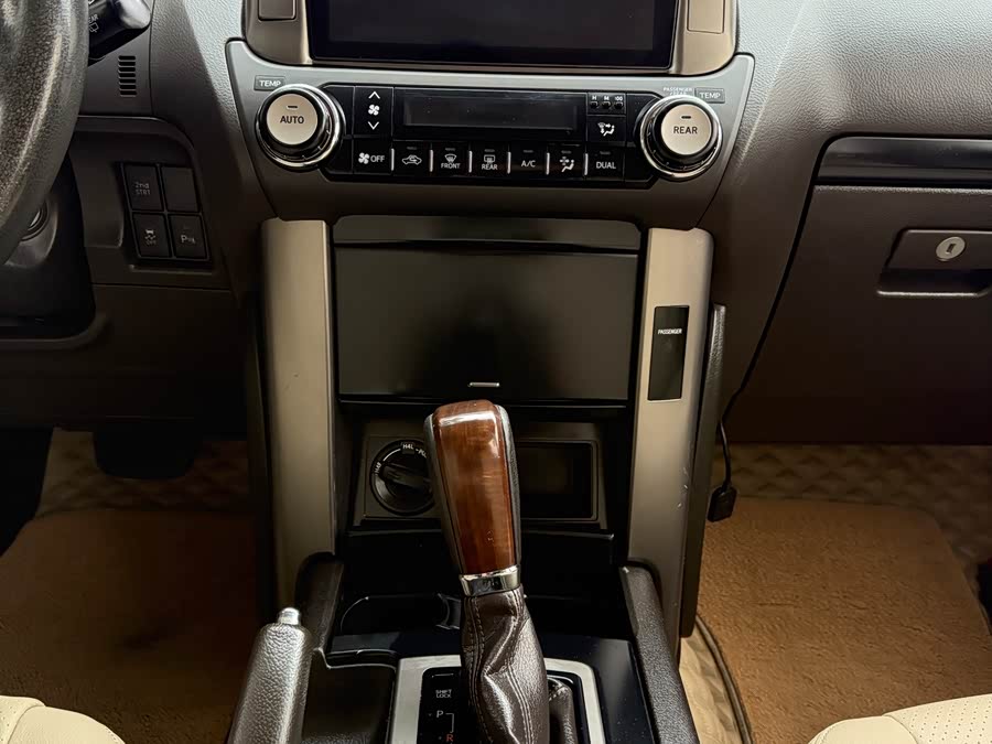 Toyota Prado 2014, фото 7