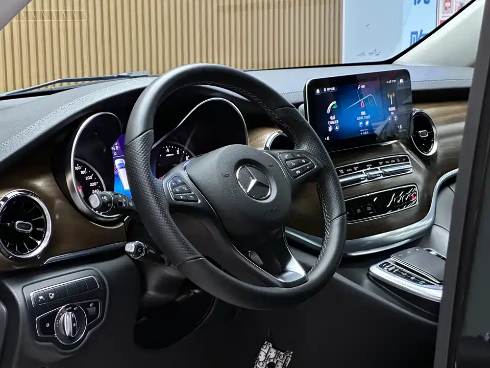 Mercedes-Benz V-class