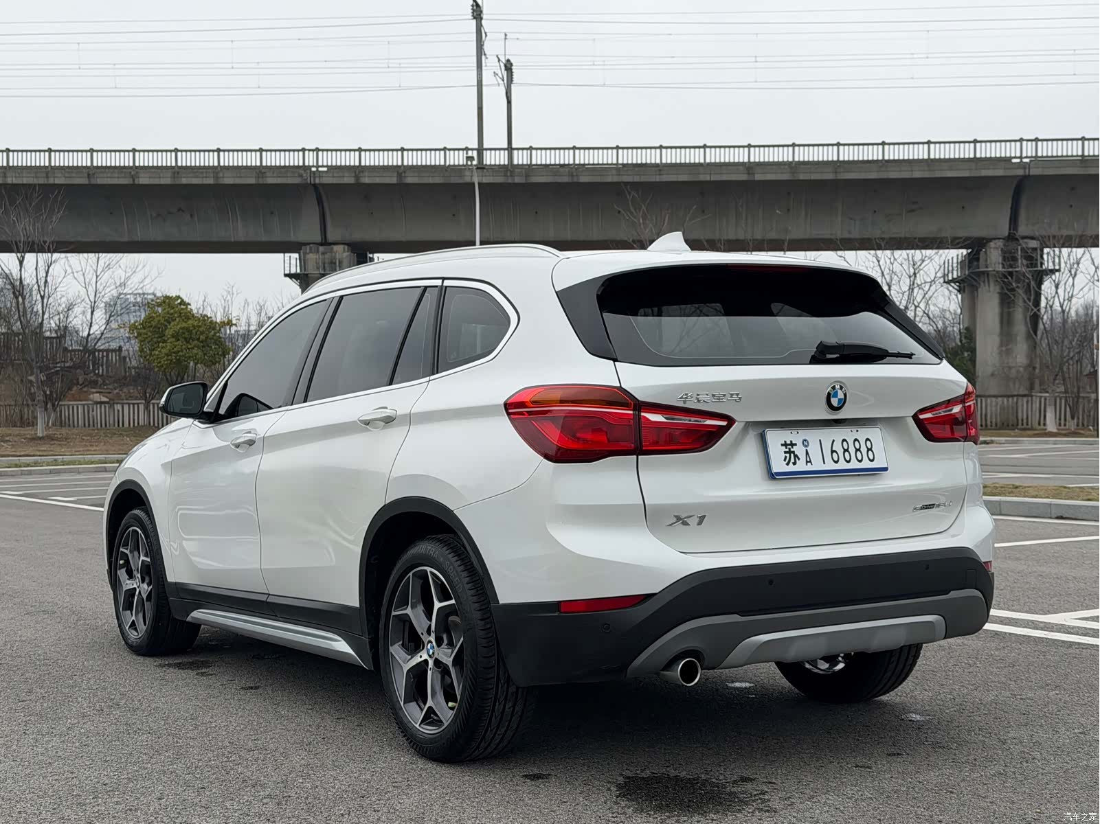 BMW X1, 2019 все фото