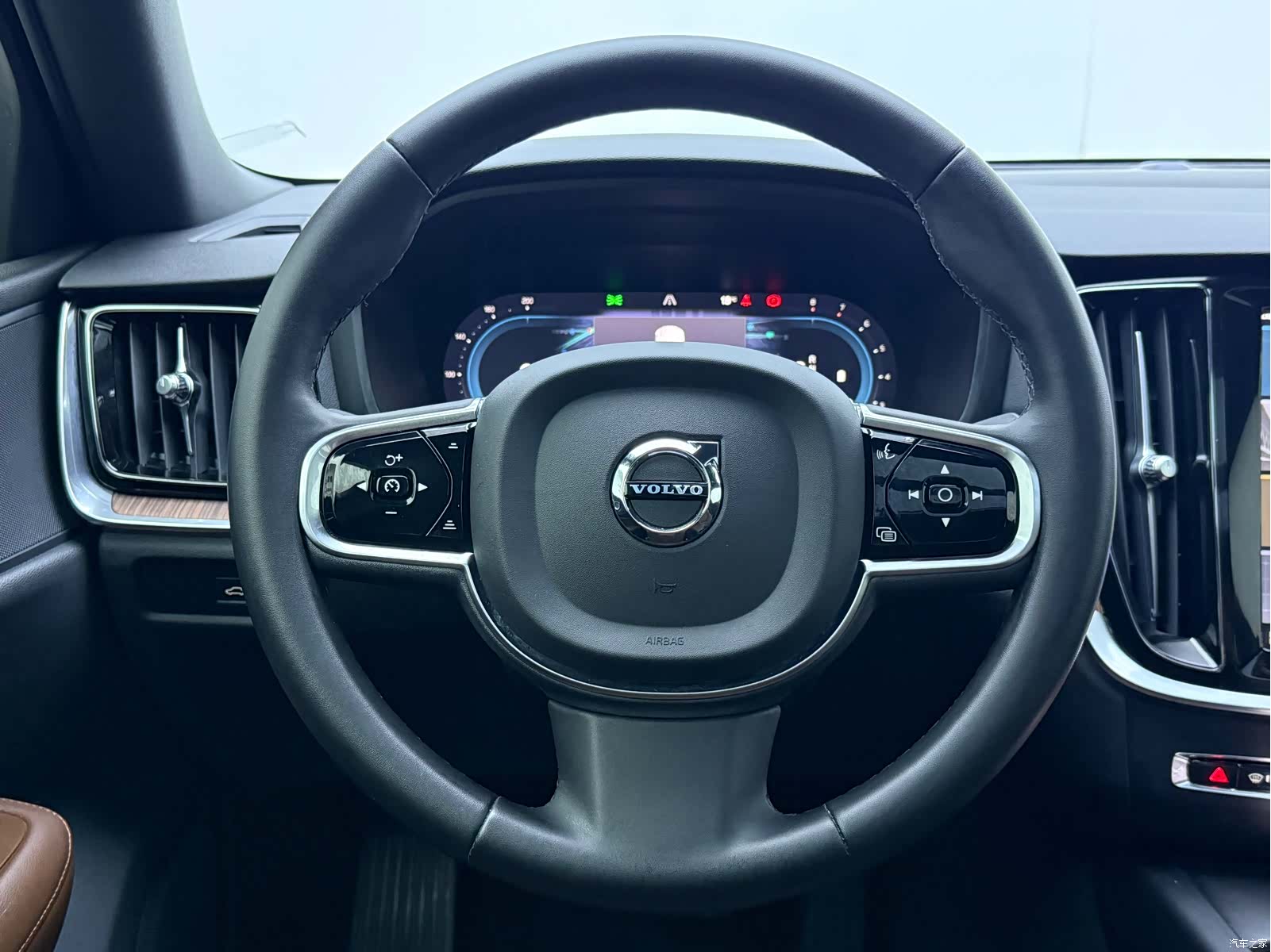 Volvo S60, 2023 21