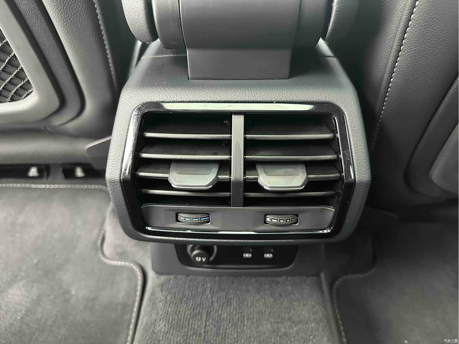 Audi Q3, 2022 13