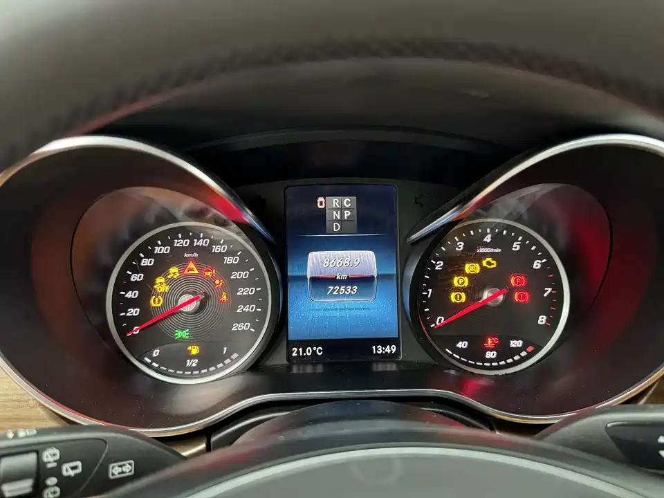 Mercedes-Benz V-class