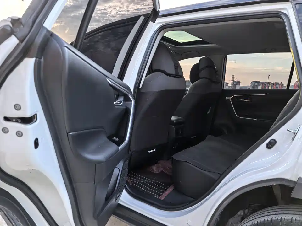 Toyota RAV4 Rongfang