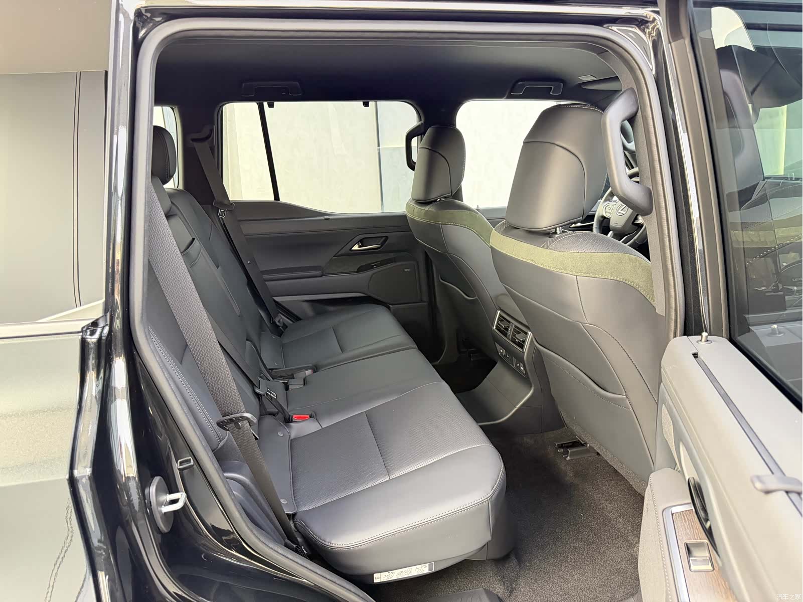 Lexus GX, 2025 14