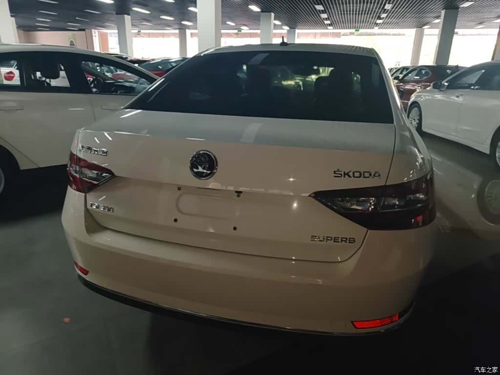 Skoda Superb, 2016 6