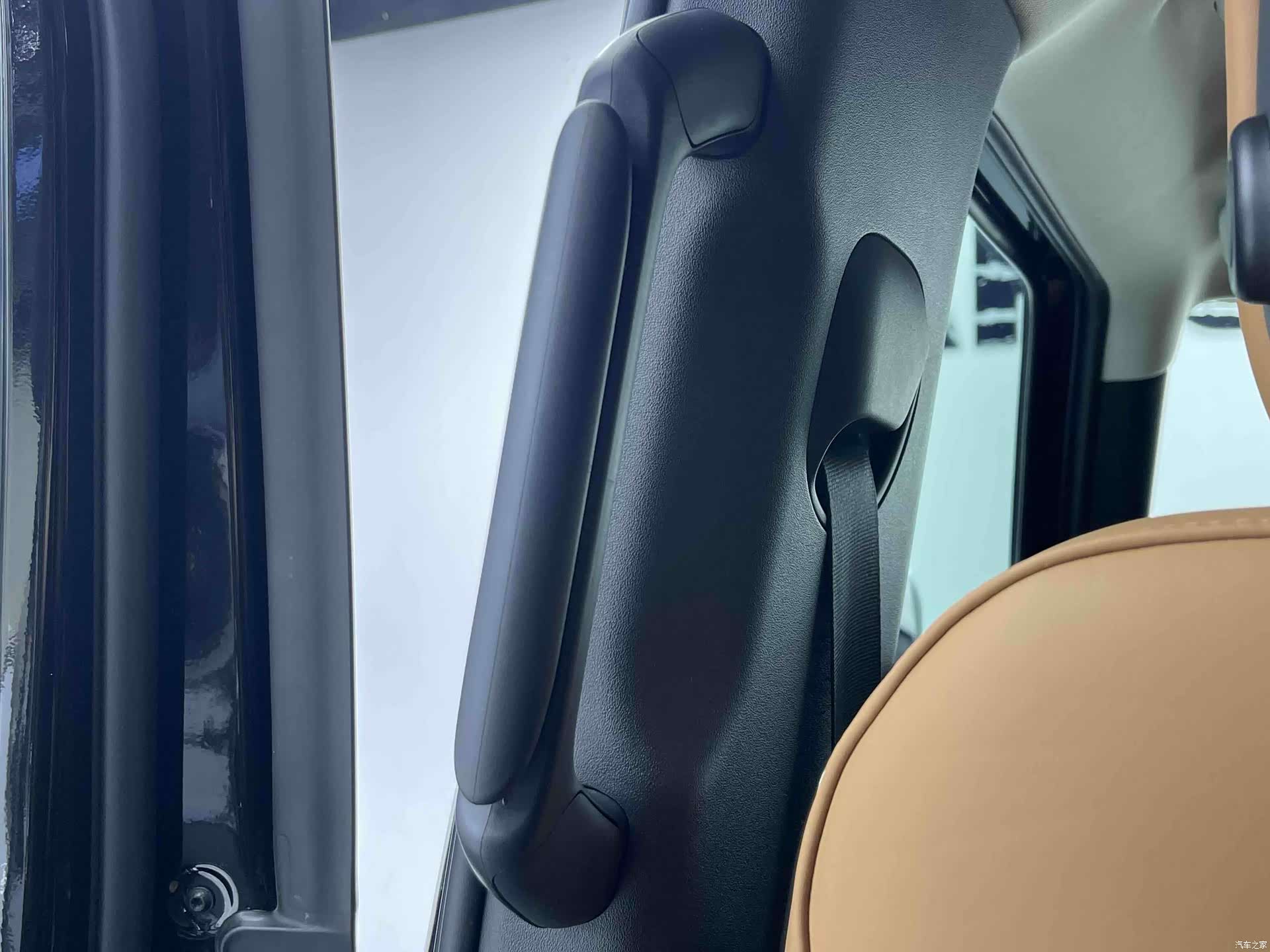 Land Rover Defender, 2024 25