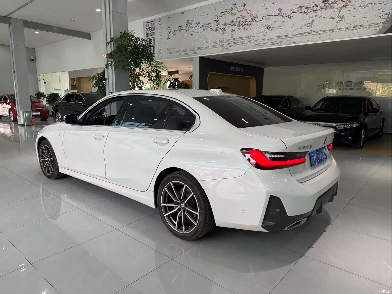 BMW 3 Series, 2024 7