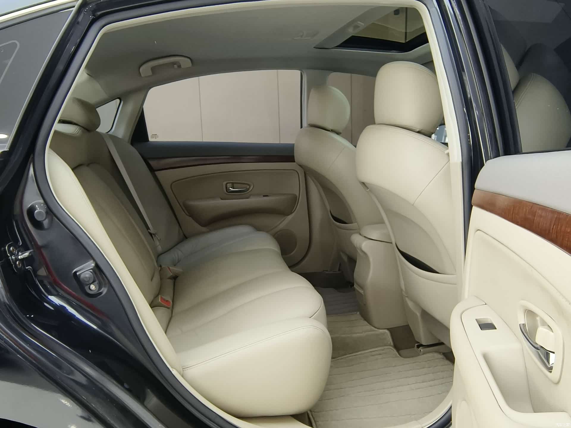 Nissan Sylphy, 2012 11