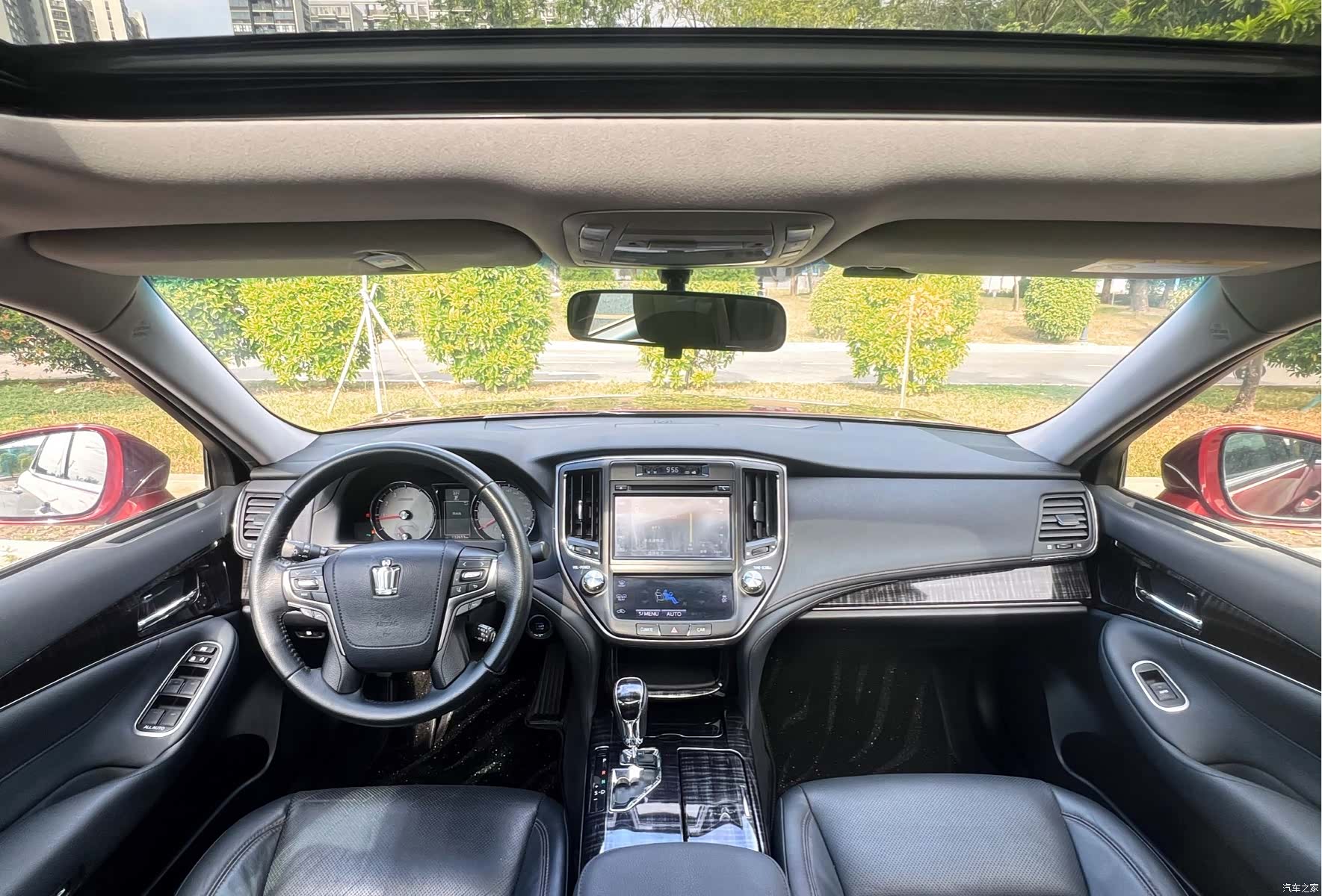 Toyota Crown, 2015 4