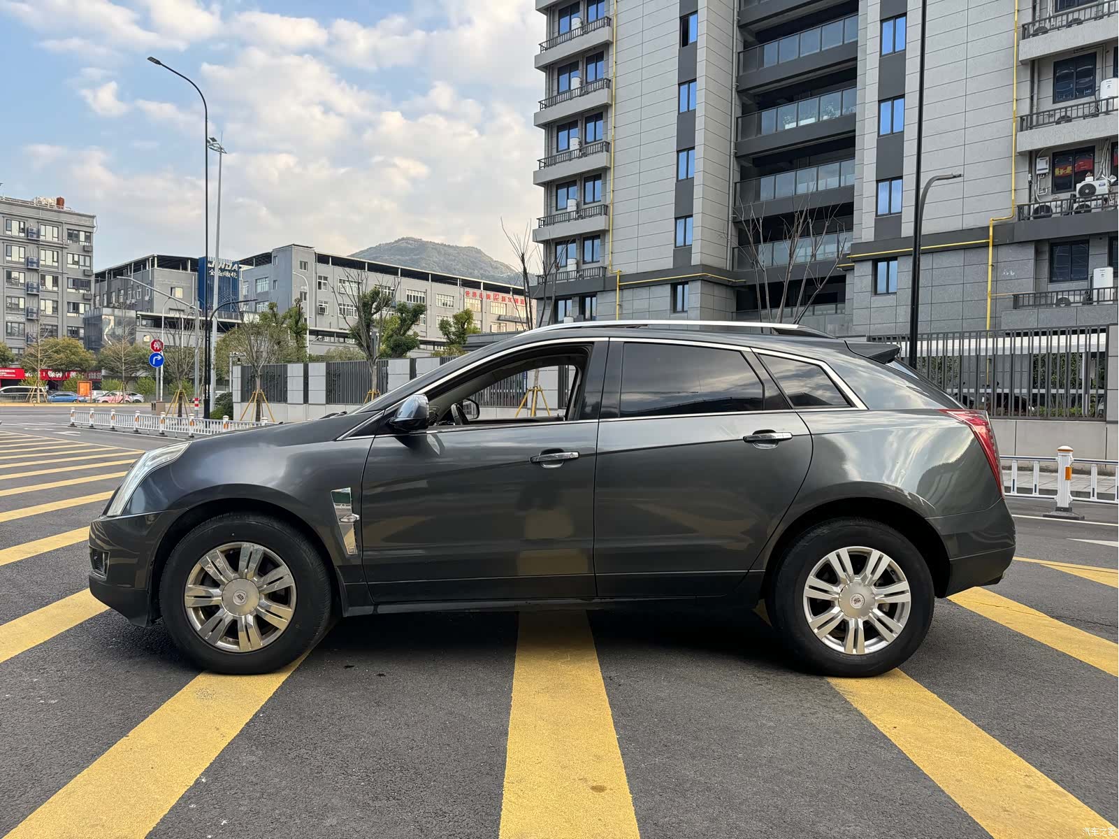 Cadillac SRX, 2010 4