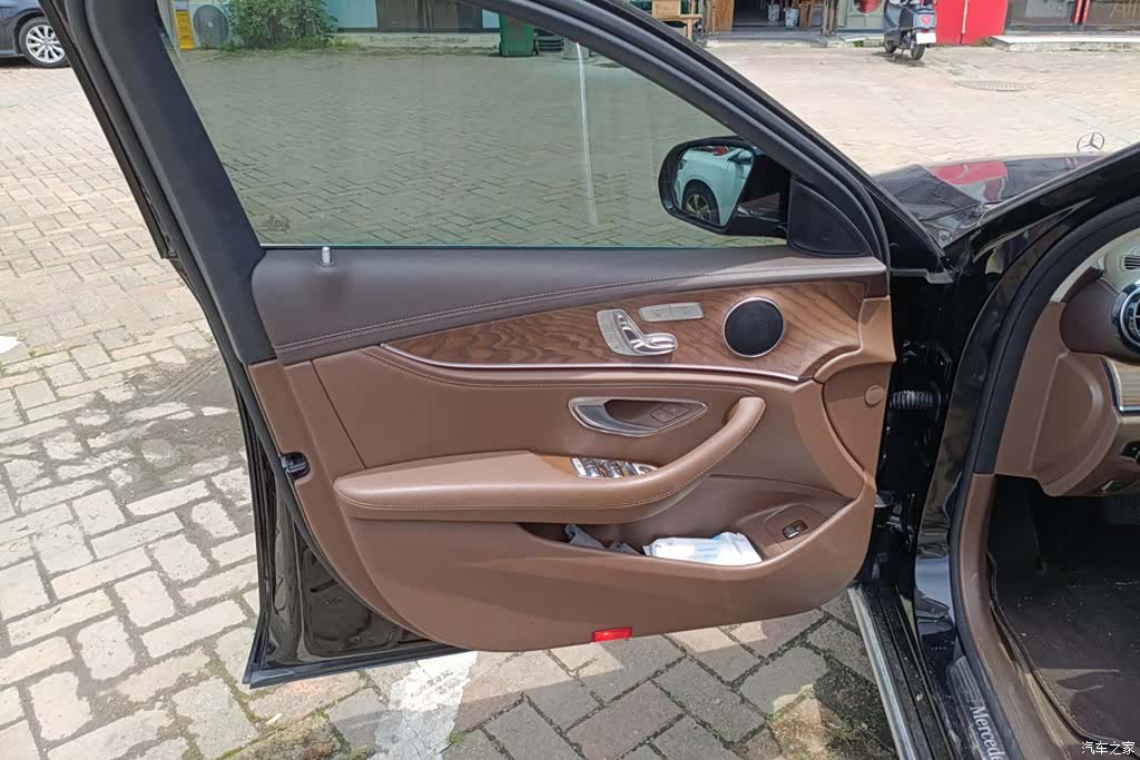 Mercedes-Benz E-Class, 2023 7