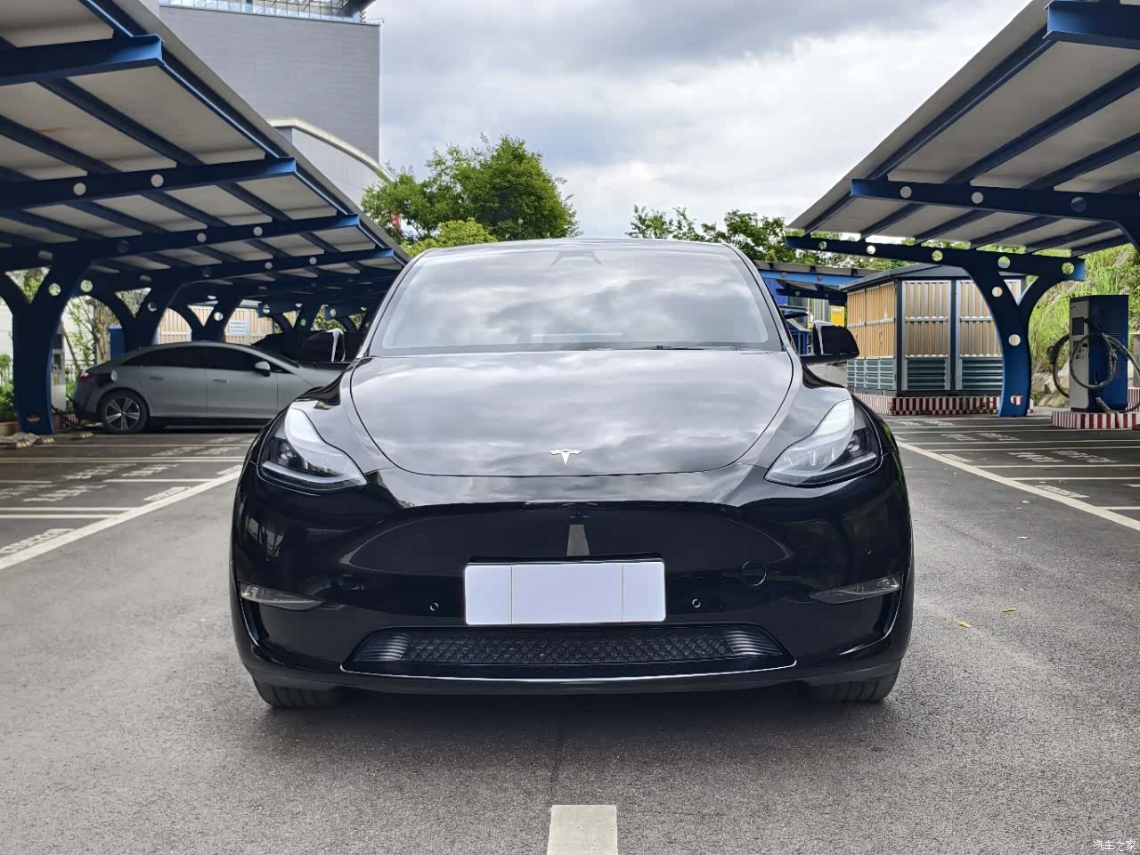 Tesla Model Y, 2022 2