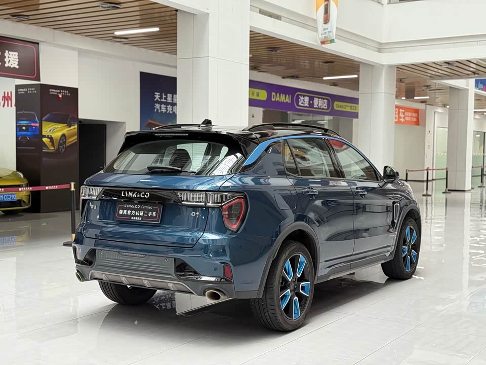 Lynk & Co 01