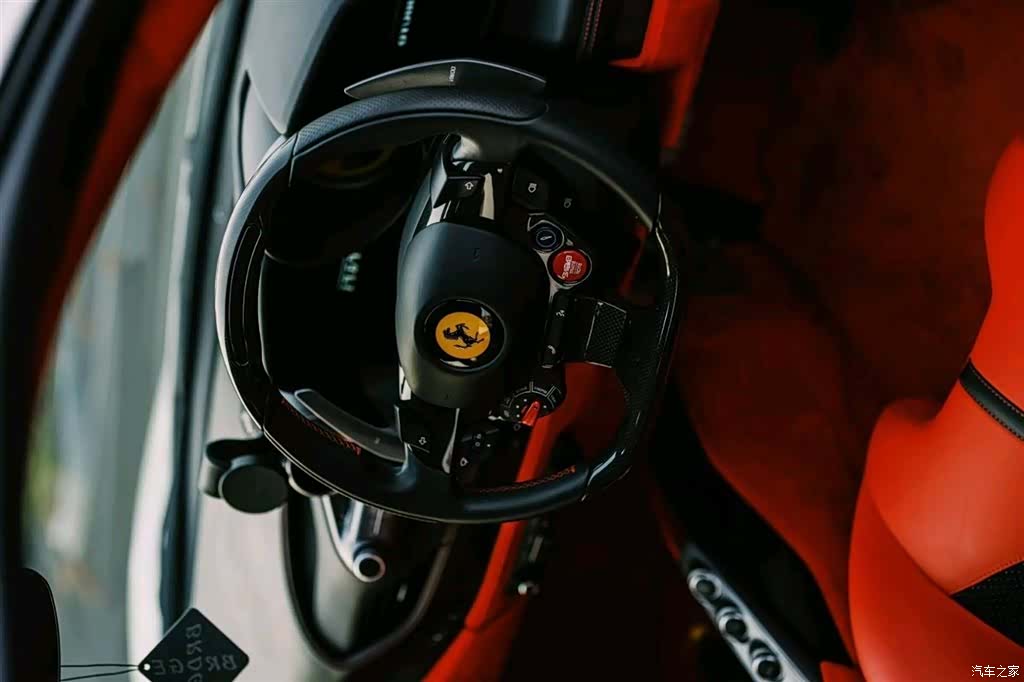 Ferrari F8, 2022 6