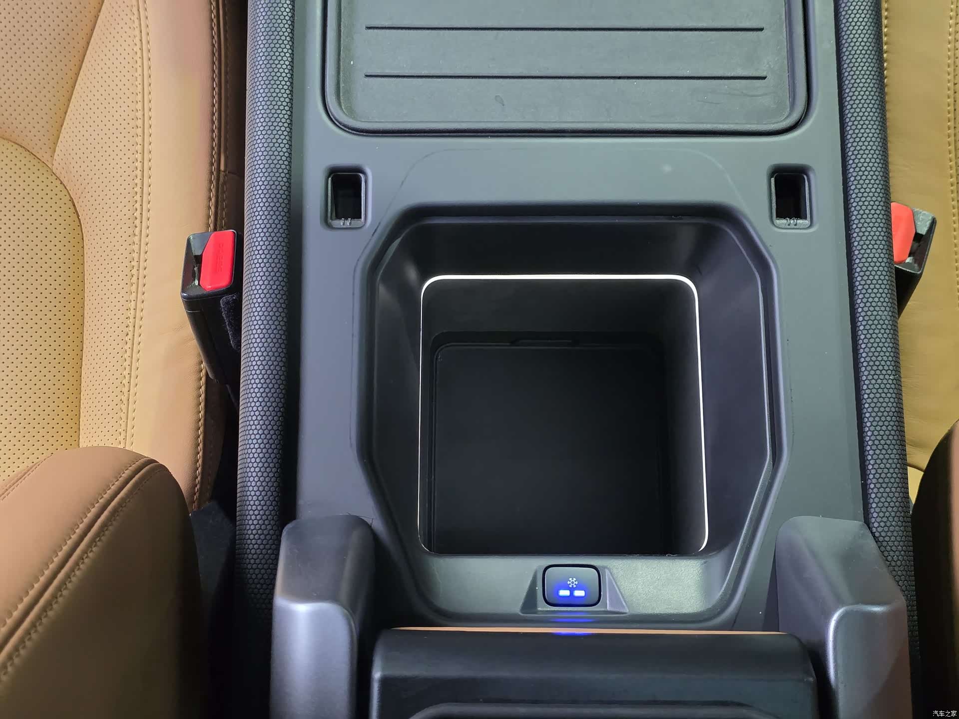 Land Rover Defender, 2024 17
