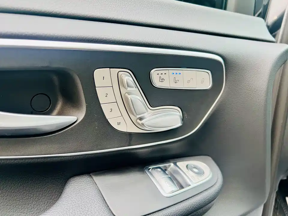 Mercedes-Benz V-class