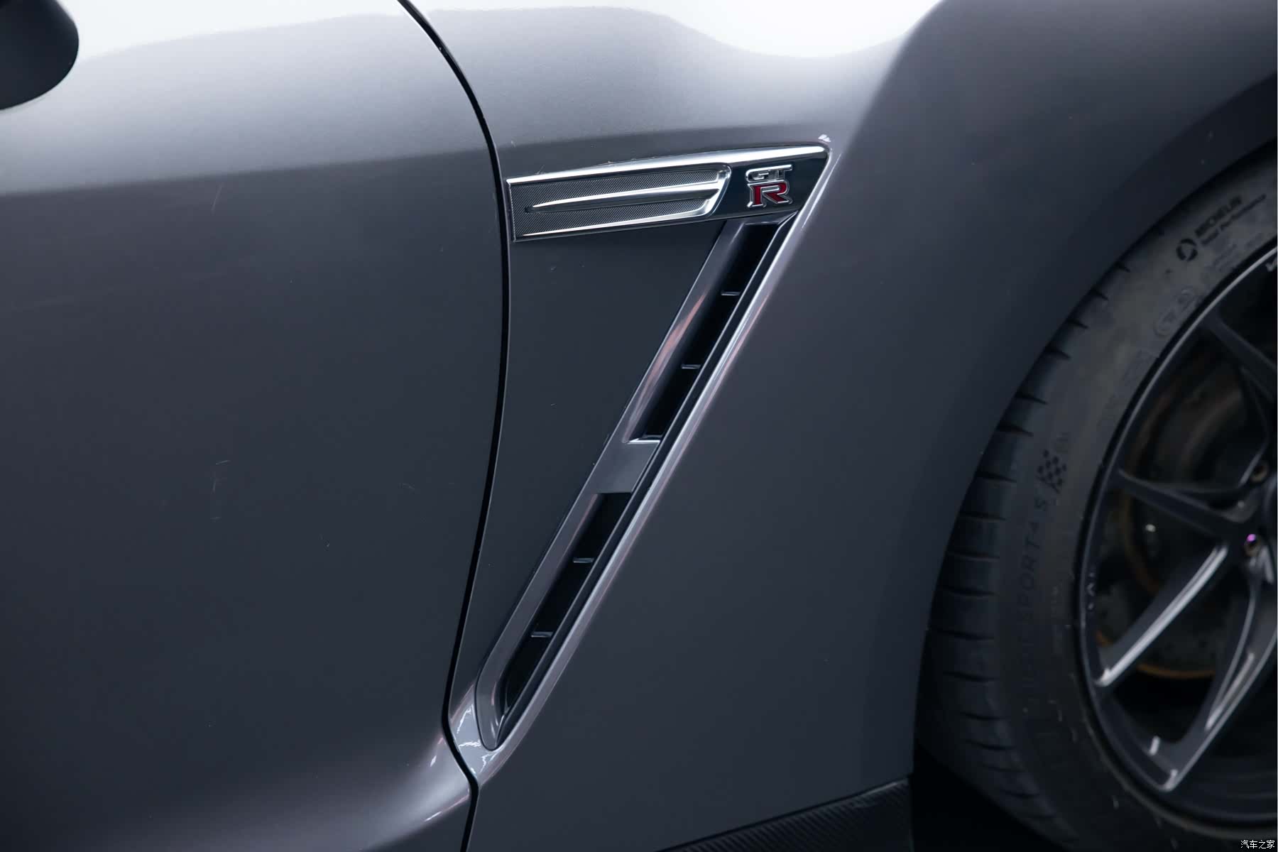 Nissan GT-R, 2011 14