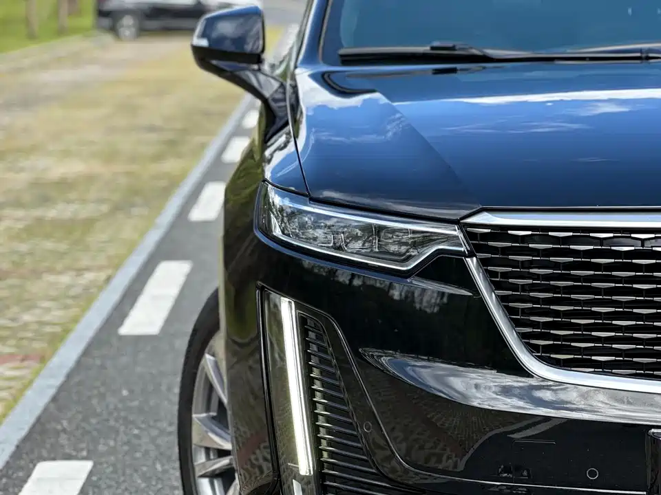 Cadillac XT6