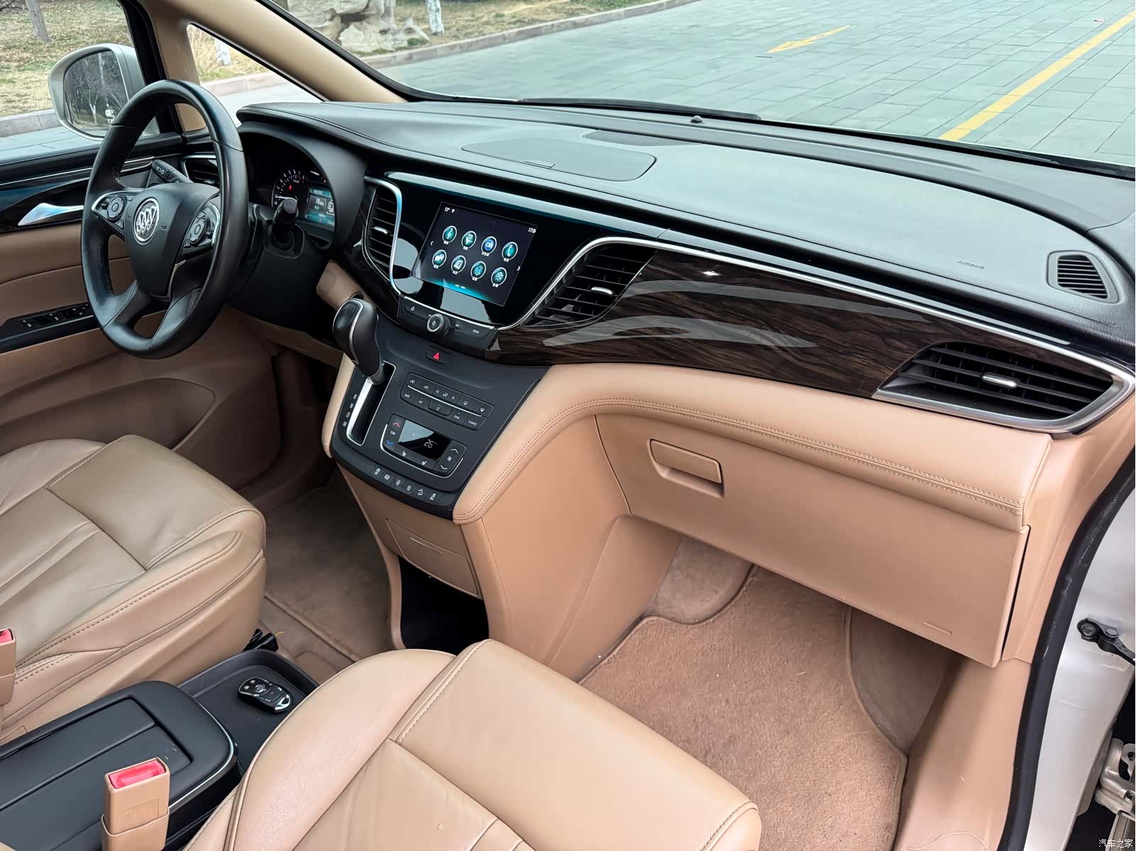 Buick GL8, 2017 15
