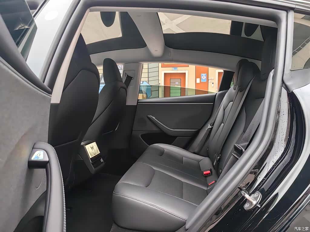 Tesla Model 3, 2024 6