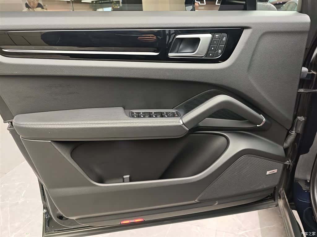 Porsche Cayenne, 2022 все фото