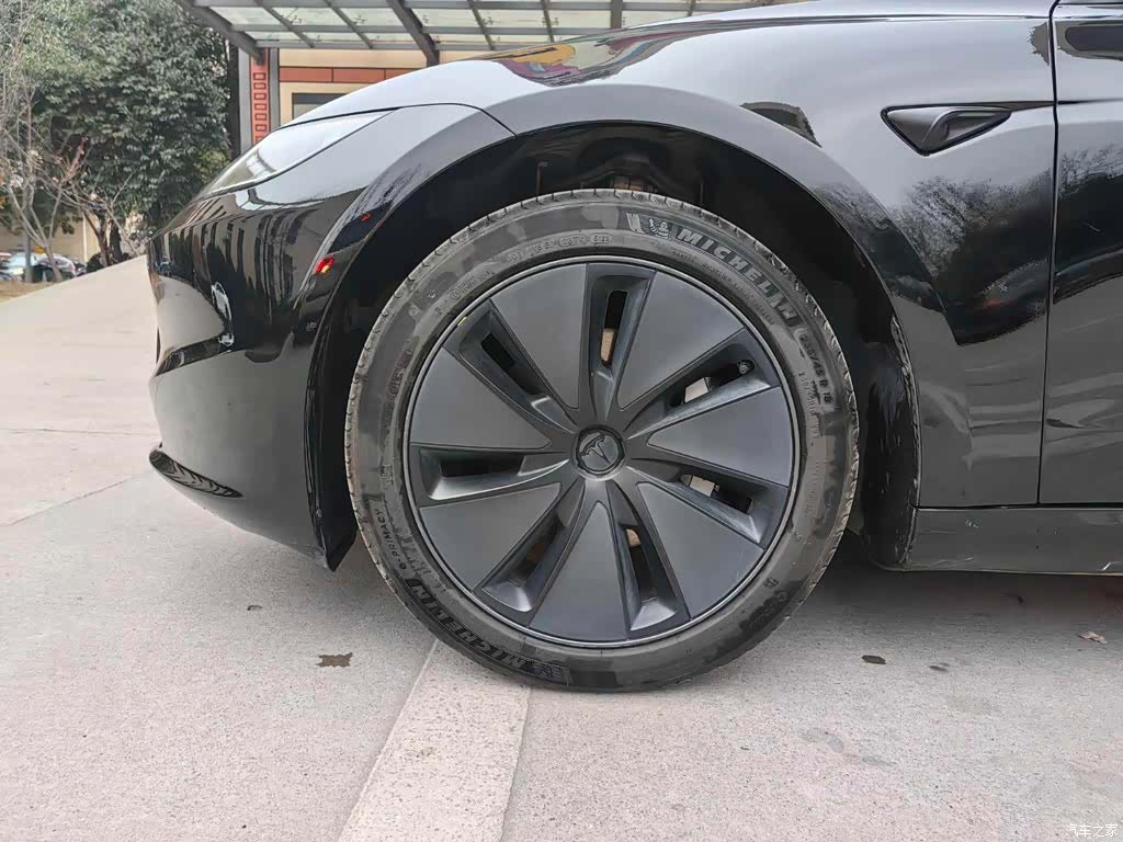 Tesla Model 3, 2024 13