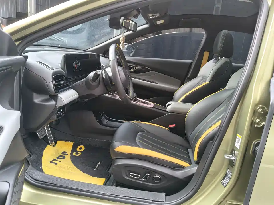 Trumpchi Shadow Leopard