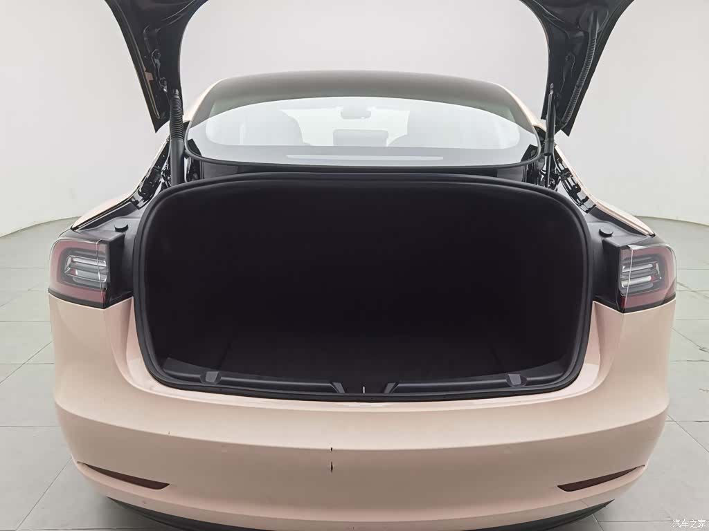 Tesla Model 3, 2023 16