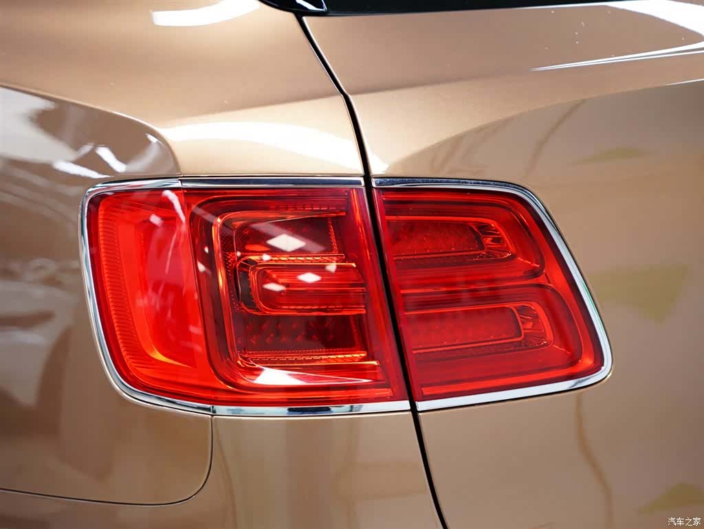 Bentley Bentayga, 2017 2