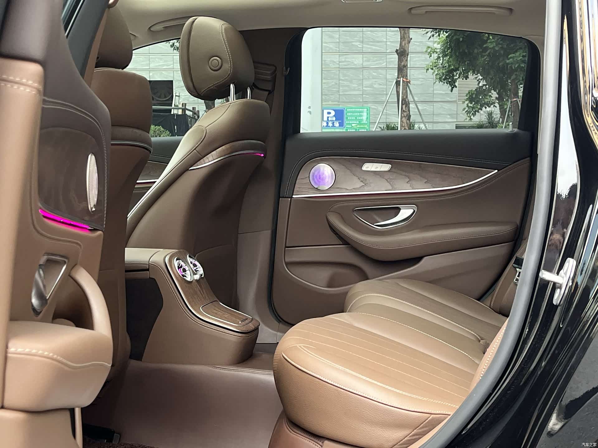 Mercedes-Benz E-Class, 2023 19