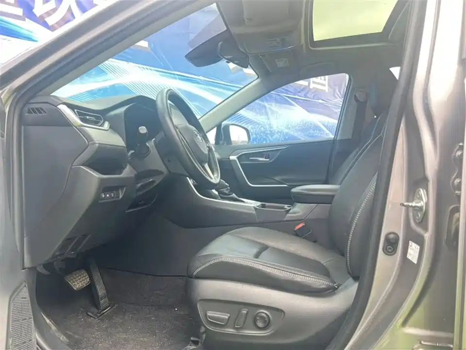 Toyota RAV4 Rongfang