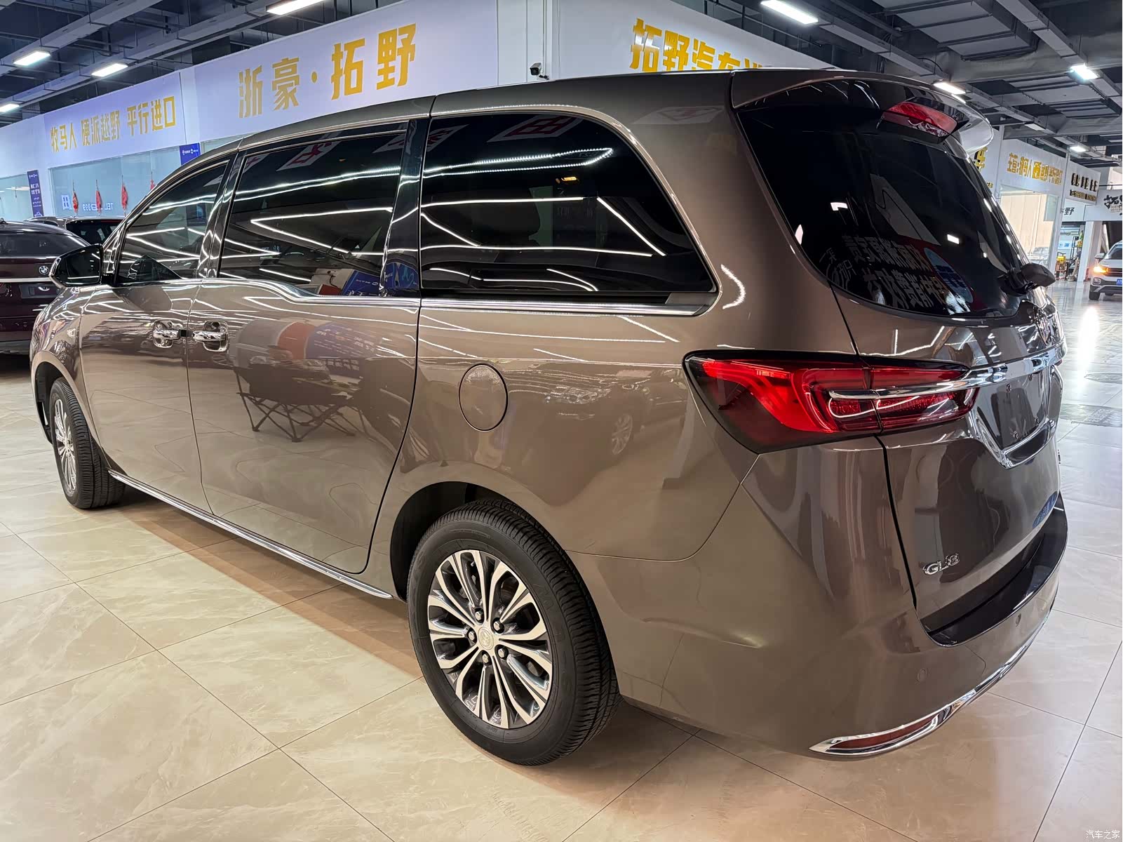 Buick GL8, 2025 8