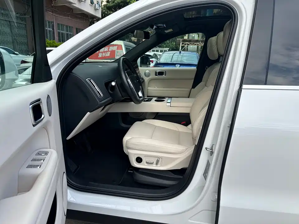 Li Auto Ideal L6