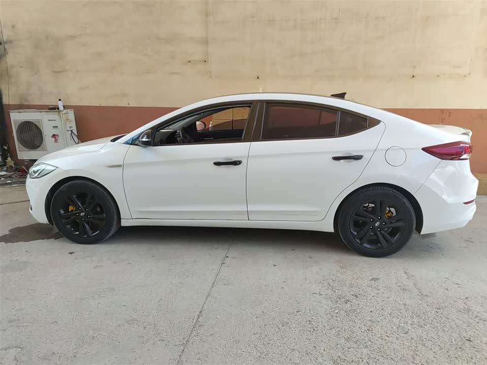 Hyundai Lead