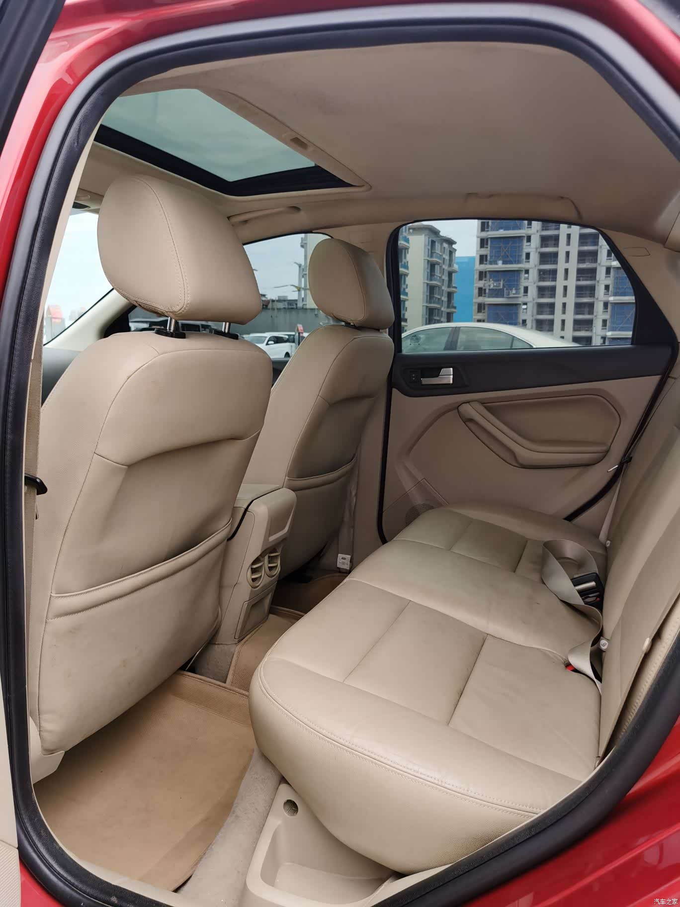 Ford Focus, 2011 8